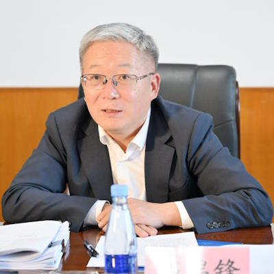 ������� ���� (Qingwen Zhang)