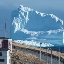 Айсберг вызывает ледниковое землетрясение