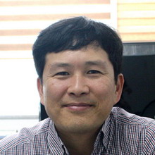 Ён-Хён Ким (Yong-Hyun Kim)